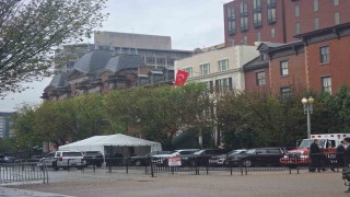 Cumhurbaşkanı Erdoğanın konakladığı Blair Housea Türk bayrağı çekildi