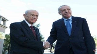 Cumhurbaşkanı Recep Tayyip Erdoğan, MHP Genel Başkanı Devlet Bahçeli ile Beştepede bulunan konutunda bir araya geldi.