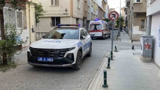 Daireden yayılan ağır koku ekipleri harekete geçirdi