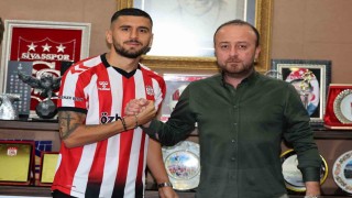 Daniel Avramovski Sivasspora imzayı attı