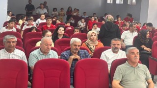 Depremde hayatını kaybeden torunları adına konferans salonu açtı