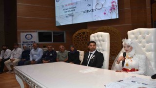 Depremzede çift kötü gün dostu personelin nikah şahidi oldu