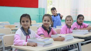 Ders zili çaldı öğrenciler okula koştu