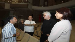 Devlet tiyatroları genel müdürü Karadağlı Gaziantep şehir tiyatrosu provasında