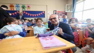 Dilovasında 1. sınıf öğrencilerine çanta ve kırtasiye desteği