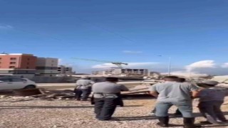 Dinamitle gerçekleştirilen patlatmada kule vinç yıkıldı, o anlar kamerada