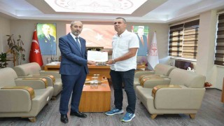 Dinarda en fazla kanser taraması yapan sağlık personeli ödüllendirildi