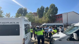 Diyadinde okul servis araçları ve sürücüler denetlendi