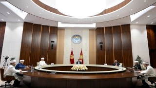 Diyanet İşleri Başkanı Erbaş, Kırgızistan Cumhurbaşkanı Caparov ile bir araya geldi