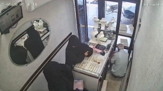 Diyarbakırda kadınlar kuyumcudan 2,5 kilo altın çaldı