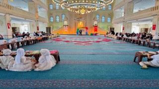 Diyarbakırda minik öğrenciler Kuran-ı Kerim öğrenmeye ilk adımlarını attı