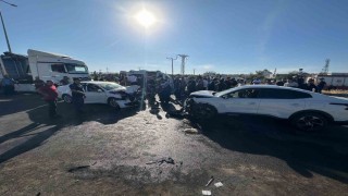 Diyarbakırda otomobiller çarpıştı: 8 yaralı