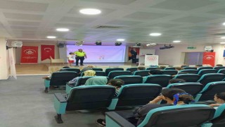 Diyarbakırda trafik polislerinden öğrencilere trafik eğitimi