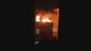 Dördüncü katta yanarak can verdiler