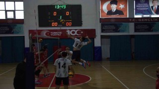Düzce Belediyesi Spor Akademisi Voleybol Takımı ilk maçında galip