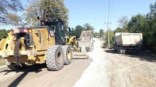 Düzcede köy yollarında asfaltlama devam ediyor