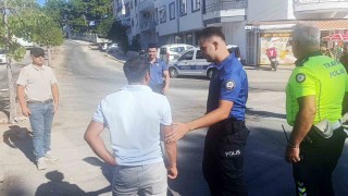 Ehliyetsiz sürücüyü korumak için yalan söyledi, karakola götürüldü