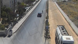 Elazığda aracın çarptığı kadın 19 gündür yaşam savaşı veriyor: Kaza anı kamerada