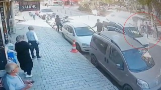 Elazığda bir grup, yolda yürüyen 3 kişinin yolunu kesip darp etti