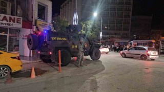 Elazığda geniş çaplı asayiş uygulamasında yüzlerce araç ve şahıs denetlendi