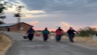 Elazığda köy yangını: Bölgeye çok sayıda ekip sevk edildi