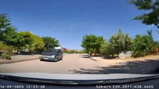 Elazığda ters yönden giden araç, trafiği tehlikeye attı