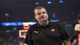 Ergin Ataman, Avrupa Şampiyonasının en iyi başantrenörü seçildi