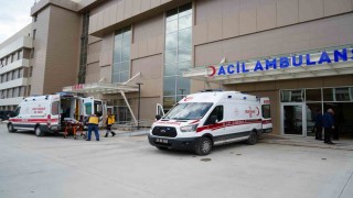 Erzincanda trafik kazası: 2 yaralı