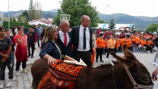 Eşekli Dostoyevski ilkokul öğrencilerini kitapla buluşturdu