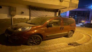 Esenyurtta 2 motosikletli araçların lastiklerini patlattı: O anlar kamerada