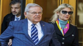 Eski ABD Senatörü Menendezin eşi Nadine Menendeze yolsuzluk ve rüşvet davasında 4,5 yıl hapis