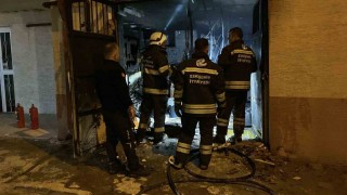 Eskişehirde 3 katlı apartmanda yangın paniği