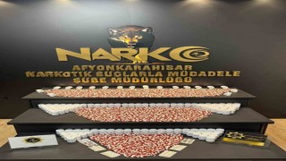 Eve yapılan uyuşturucu baskını polis kamerasında