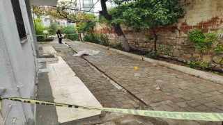 Evinin balkonundan düşen genç kadın hayatını kaybetti