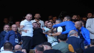 Fenerbahçe seçiminde tribünlerde gerginlik