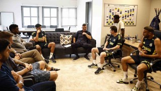 Fenerbahçede Başkan Sadettin Saran futbolcularla bir araya geldi