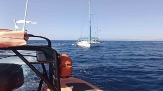 Fethiye açıklarında arızalanan yelkenli tekne kurtarıldı