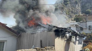 Fethiyede ev yangını korkuttu