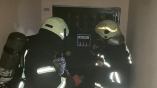 Fırında unutulan kek apartmanı dumana boğdu