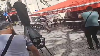 Fransada bıçaklı saldırı: 4 yaralı