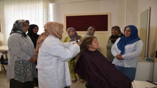Gaziantepte kadınlar Binevler Sosyal Tesisinde meslek öğreniyor