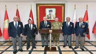 Gazilerden 3ncü Ordu Komutanı Altuğ Paşaya hayırlı olsun ziyareti