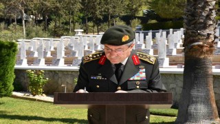 Genelkurmay Başkanı Bayraktaroğlu, Kıbrısta Boğaz Şehitliğini ziyaret etti