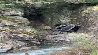 Giresunda araç uçuruma yuvarlandı: 1 ölü, 1 yaralı