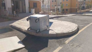 Gölbaşında şiddetli rüzgar hayatı olumsuz etkiledi