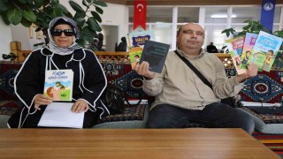 Görme engelli öğretmen 11inci, kendi gibi görme engelli eşi ise ilk kitabını çıkardı