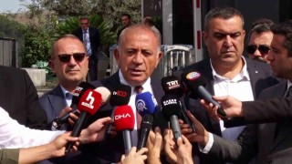 Gürsel Tekin CHPnin Sarıyerdeki binasına geldi: Biz Aziz İhsanlara yenilmeyeceğiz