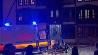 Haber alınamayan yaşlı kadın, evinde baygın halde bulundu