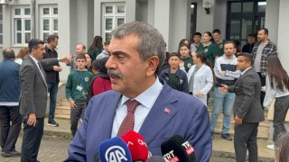 Habersiz ziyaret: Nöbetçi öğretmen Bakan Tekini veli sandı