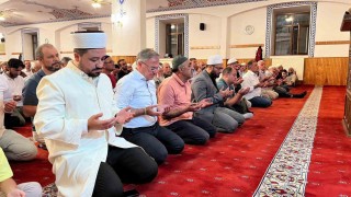 Hacılar kandil gecesinde huzurla doldu